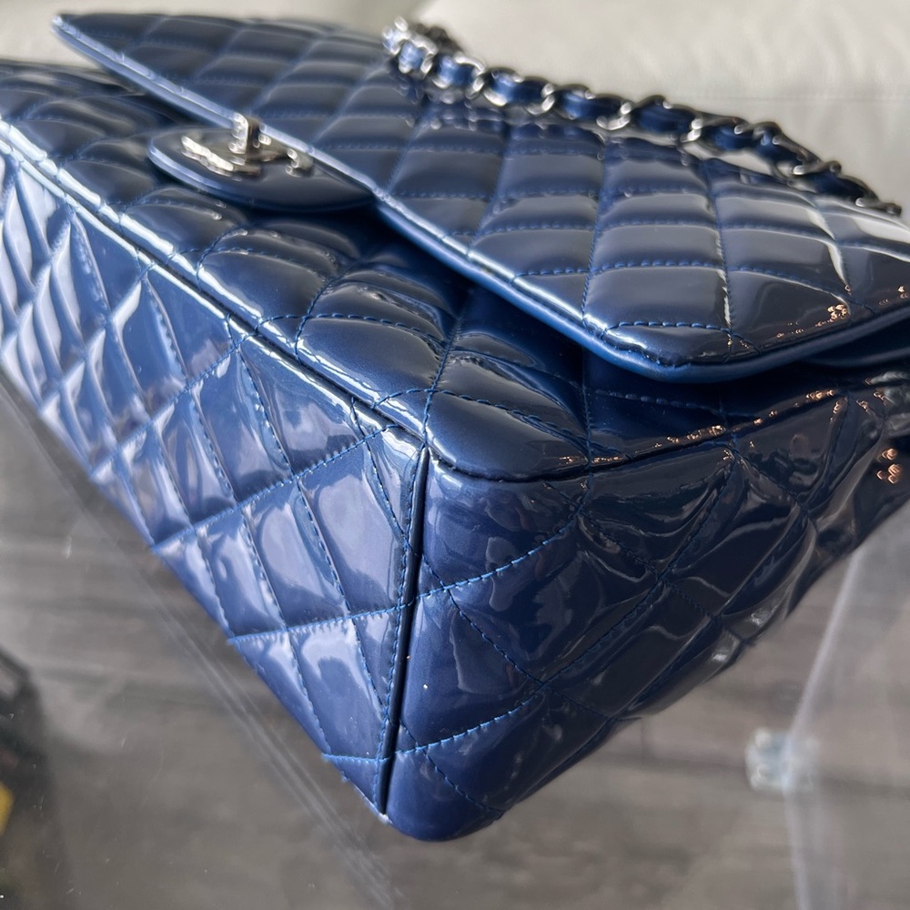 [Authentic] CHANEL PATENT LEATHER JUMBO DOUBLE FLAP BAG - Picture 9 of 17